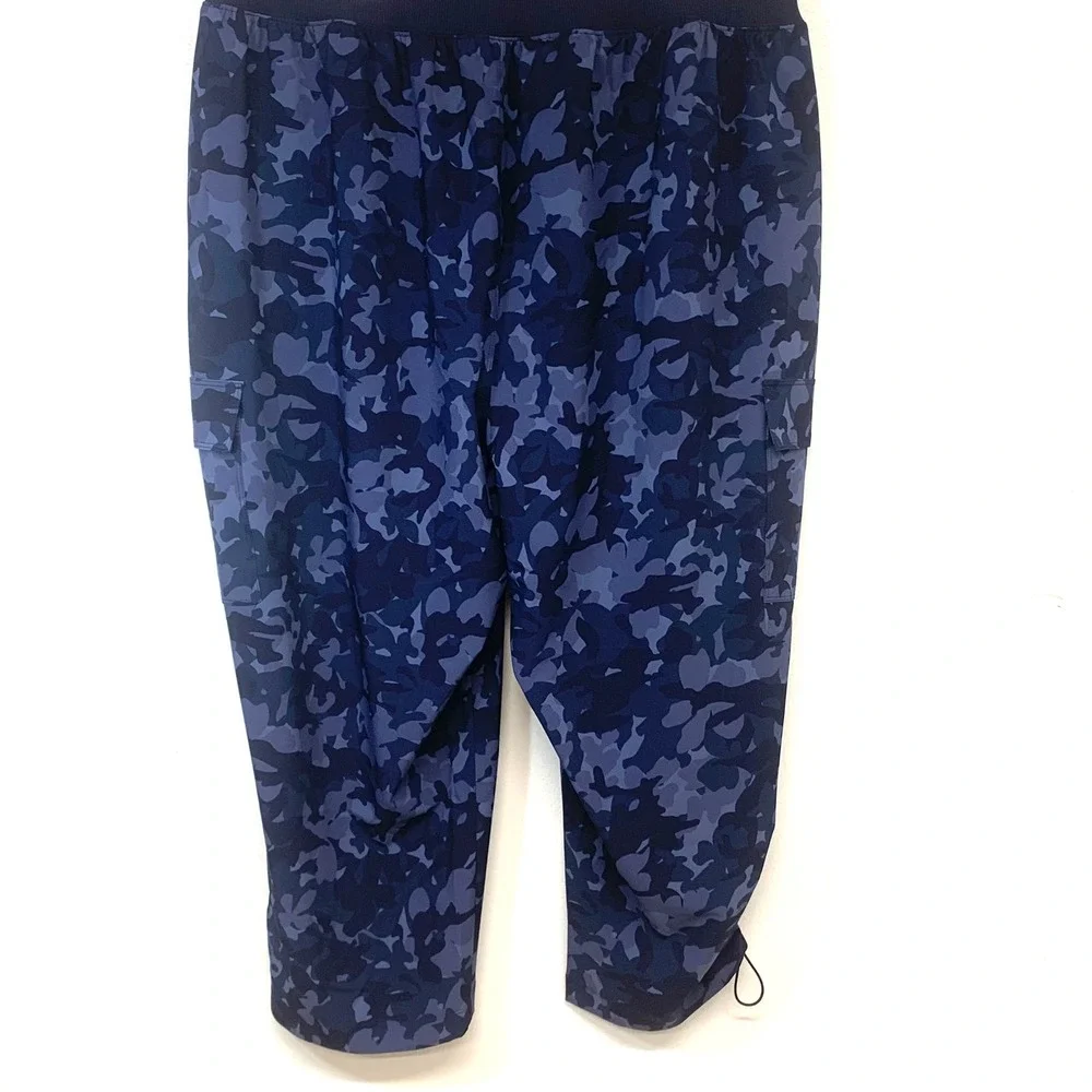 Livi Active Lane Bryant Blue Camo Cargo Capri Joggers  18/20 Stretch Bungee Hem